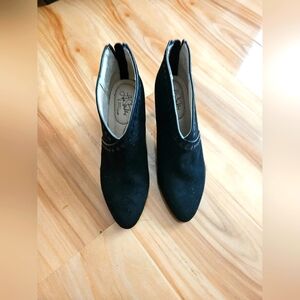 Life Stride boots size 7.5